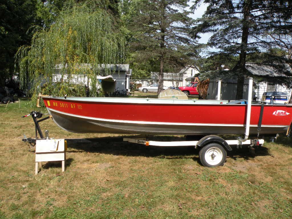 1971 Lund 16ft Aluminum boat, 25hp Evinrude motor and trailer. 2 hp