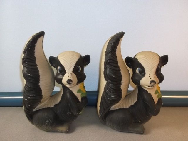 2 Ceramic Skunks