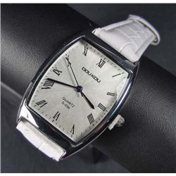 7540 - WRIST WATCH W/ LEATHER BAND