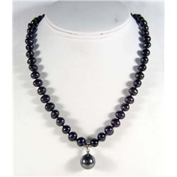 8495 - TAHITIAN BLACK PEARL NECKLACE AND PENDANT