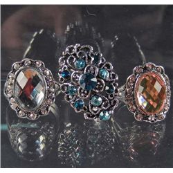 332 - LOT OF 3 NEW SILVER COLOR RINGS W/ RHINESTONES