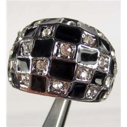 621 - WHITE GOLD PLATED RING W/ RHINESTONES