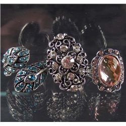 335 - LOT OF 3 NEW SILVER COLOR RINGS W/ RHINESTONES