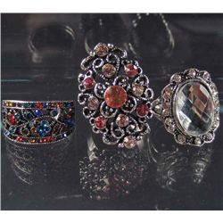 338 - LOT OF 3 NEW SILVER COLOR RINGS W/ RHINESTONES