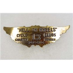 1493 - HELL ON WHEELS WINGS MOTORCYCLE BRASS PIN