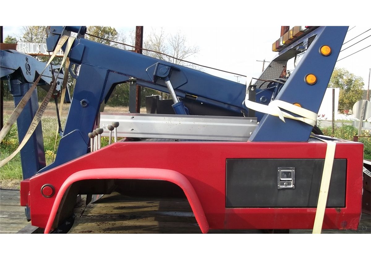 Chevron Wrecker Body