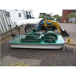 2006 Paddlewheeler III 4 seat paddle boat w/ Minkota trollig motor SN# GAG30567F506