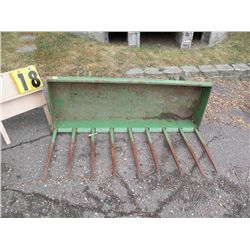 John Deere 60" manure bucket, fits #145 loader