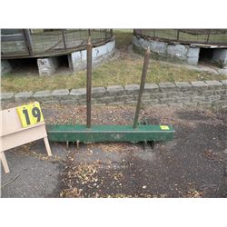 John Deere bale spear, fits #145 loader