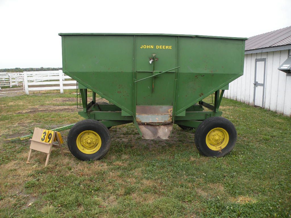 10ft gravity box on Minnesota running gear