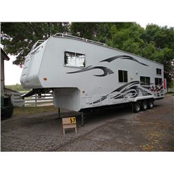 2006 Weekend Warrior, 5th wheel toy hauler, 102x28ft +5ft, 19ft awning, full kitchen, bath/shower, q