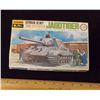 Image 3 : Fujimi -  1/76 Scale JagdTiger German Heavy Tank D Unbuilt Model Kit in Original Packaging. Comes as