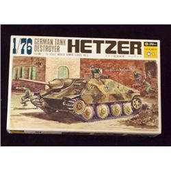 Fujimi -  1/76 Scale Hetzer German Heavy Tank Dest Unbuilt Model Kit in Original Packaging. Comes as