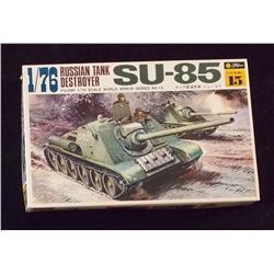Fujimi -  1/76 Scale Russian SU-85 Tank Destroyer Unbuilt Model Kit in Original Packaging. Comes as 