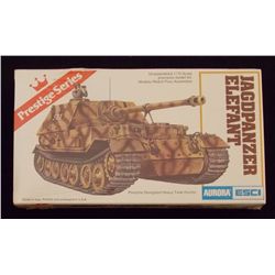 Aurora ESCI - 1/72 Scale German JagdPanzer Tank El Unbuilt Model Kit in Original Packaging. Comes as