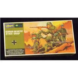 Hasegawa - 1/72 Scale German Infantry Attack Group Scale Model Figures in Original Packaging. Comes 