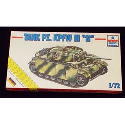 ESCI ERTL - 1/72 Scale German Panzer Tank KPFW III Unbuilt Model Kit in Original Packaging. Comes as