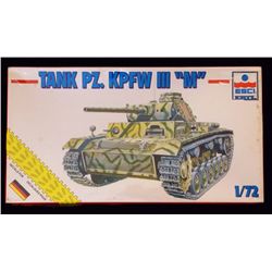 ESCI ERTL - 1/72 Scale German Panzer Tank KPFW III Unbuilt Model Kit in Original Packaging. Comes as