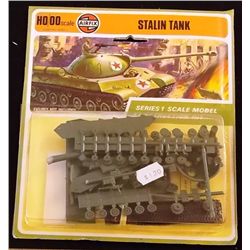 Airfix - HO/OO Scale Stalin Tank World War II Card Unbuilt Model Kit in Original Packaging. Comes as