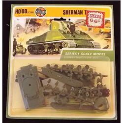 Airfix - HO/OO Scale Sherman Tank World War II  Ca Unbuilt Model Kit in Original Packaging. Comes as