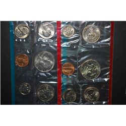 1979 US Mint Coin Set; P&D Mints; UNC; EST. $5-10