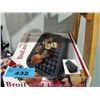 Image 1 : New Norpro broil and roast set
