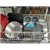 Image 1 : Large lot of assorted bakers pans
