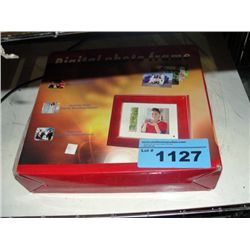 Digital photo frame