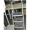 Image 1 : White folding step ladder
