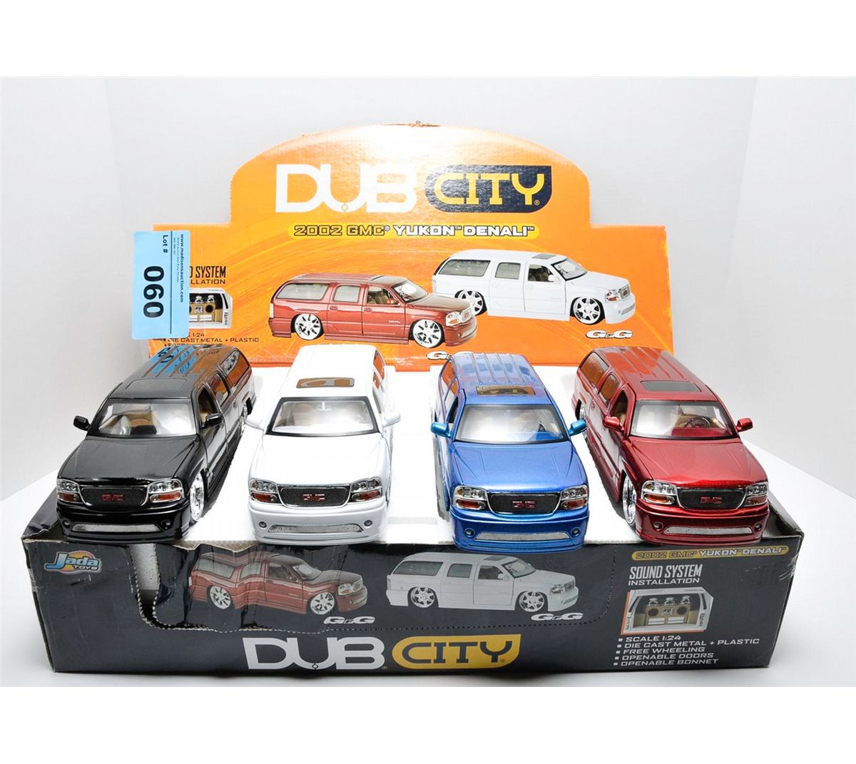 Dub city old skool 2002 GMC Yukon denali