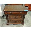 Image 1 : 3 drawer bedroom side table