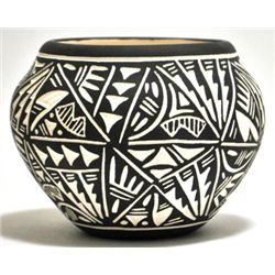Acoma Pueblo Etched Bowl Pottery - Jae