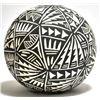 Image 2 : Acoma Pueblo Spheroid Etched Pottery - Jae