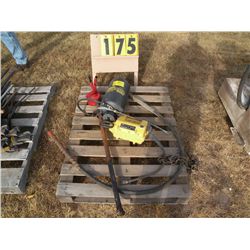 Spray tank, vibrator, barrel pump