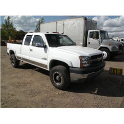 2003 Chev Silverado  Salvage Title, Inspection Done 1GCHK29163E231528