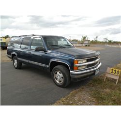 1995 Chev Suburban 1GNFK16K4SJ384422