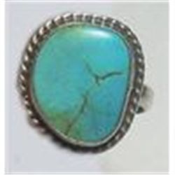Sterling Silver Vintage Navajo Handcrafted Turquoise Ring