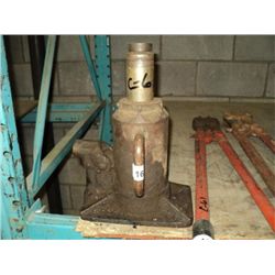 LARGE HYDRAULIC JACK
