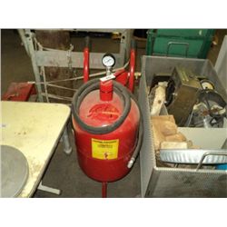 CENTRAL PNEUMATIC PRESSURIZED SAND BLASTER -