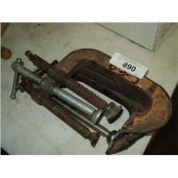 LOT: 4 METAL C-CLAMPS