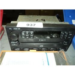 FORD IN DASH CD PLAYER RADIO