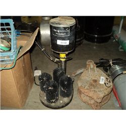 HAMILTON BEACH PUB SCRUB GLASS SCRUBBER