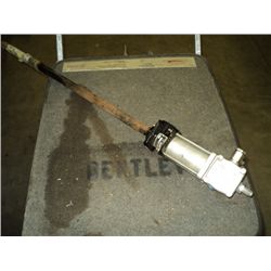 LINCOLN HIGH PRESSURE LUBRIGUN