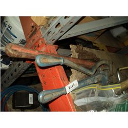 CHAIN PIPE WRENCH & MANUAL PUNCH  2x'S