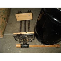 DESMOND BENCH UNDERMOUNT WOOD CLAMP