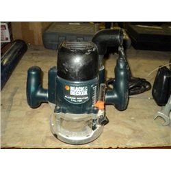BLACK & DECKER PLUNGE ROUTER