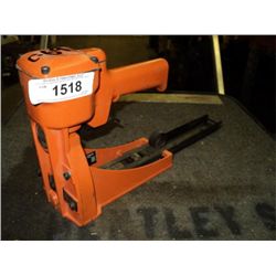CLINCHER STAPLE GUN