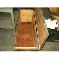 WOOD FOOT LOCKER CHEST