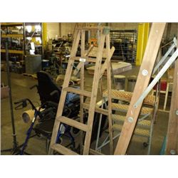 6' FOLDING LADDER