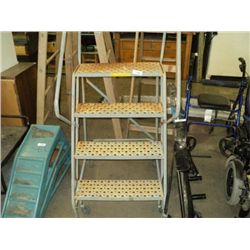 ROLLING MAINTENACE LADDER